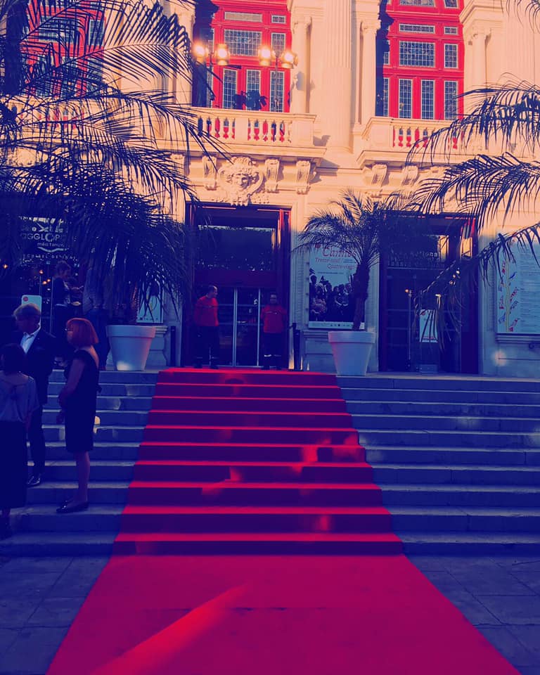 Sète tapis rouge